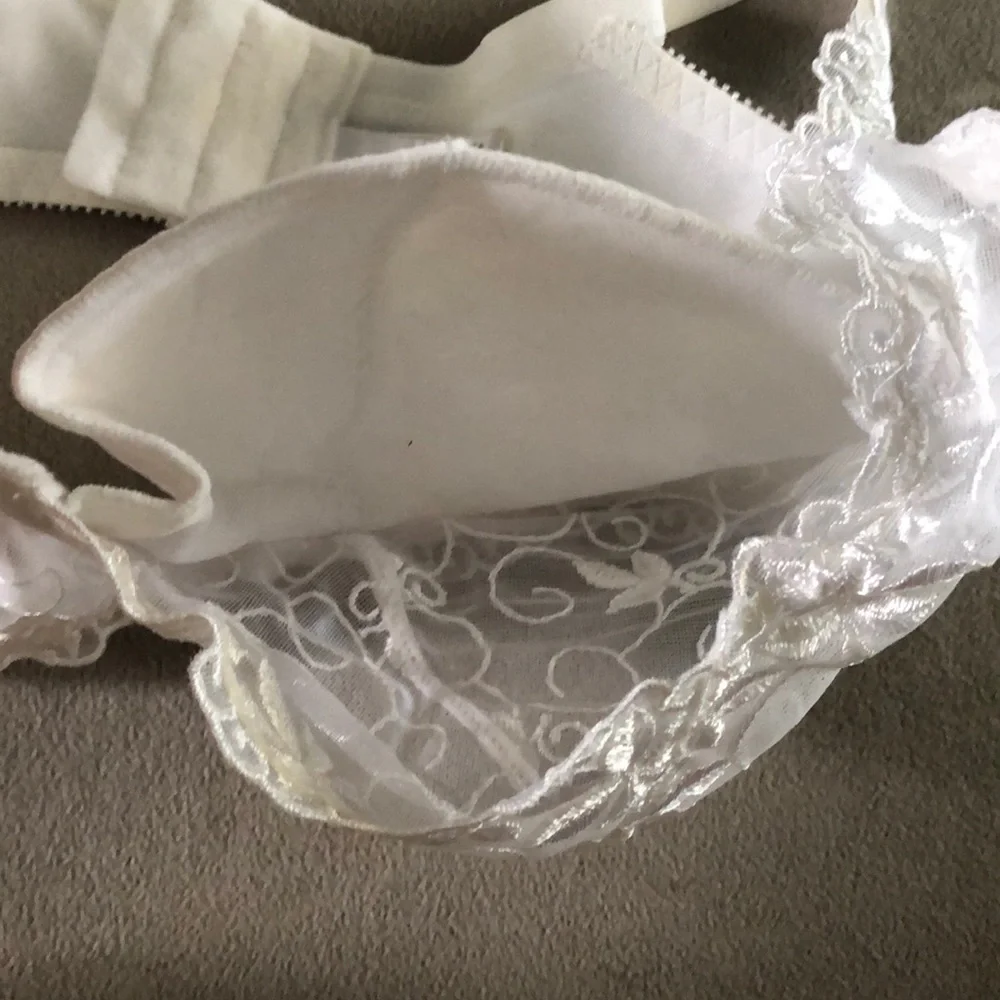 Fashion Bug Bra Women's size 36D White Lace Underwire‎ Padded